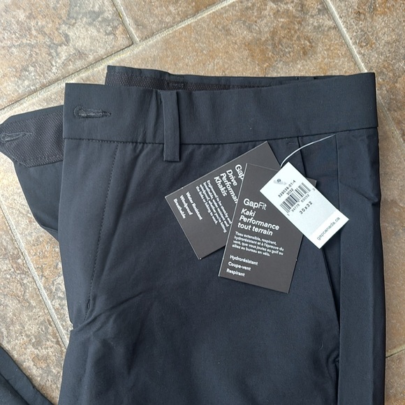 GAP Gapfit Drive Performance Khakis (30x32) - Picture 2 of 4